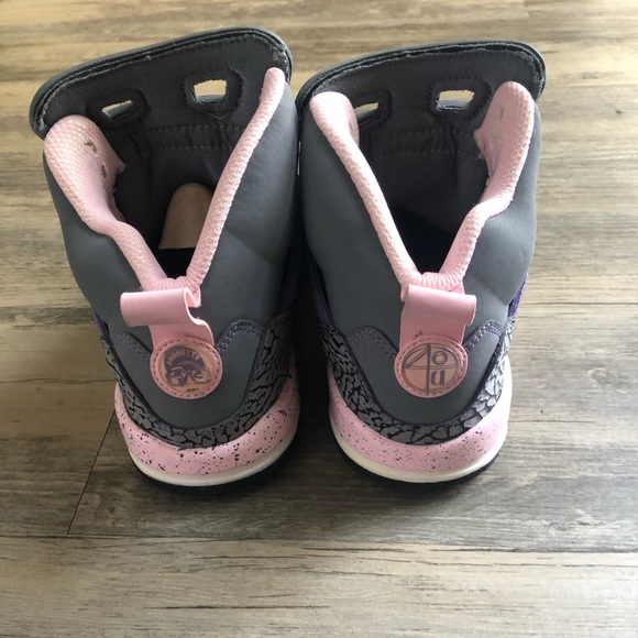 🎀 Gray and baby pink Jordan Spizike - Picture 6 of 6